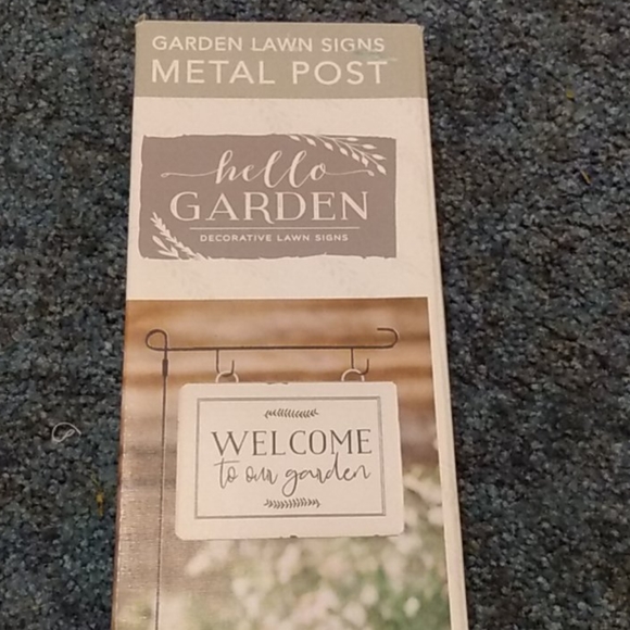 Metal Post - Picture 3 of 3